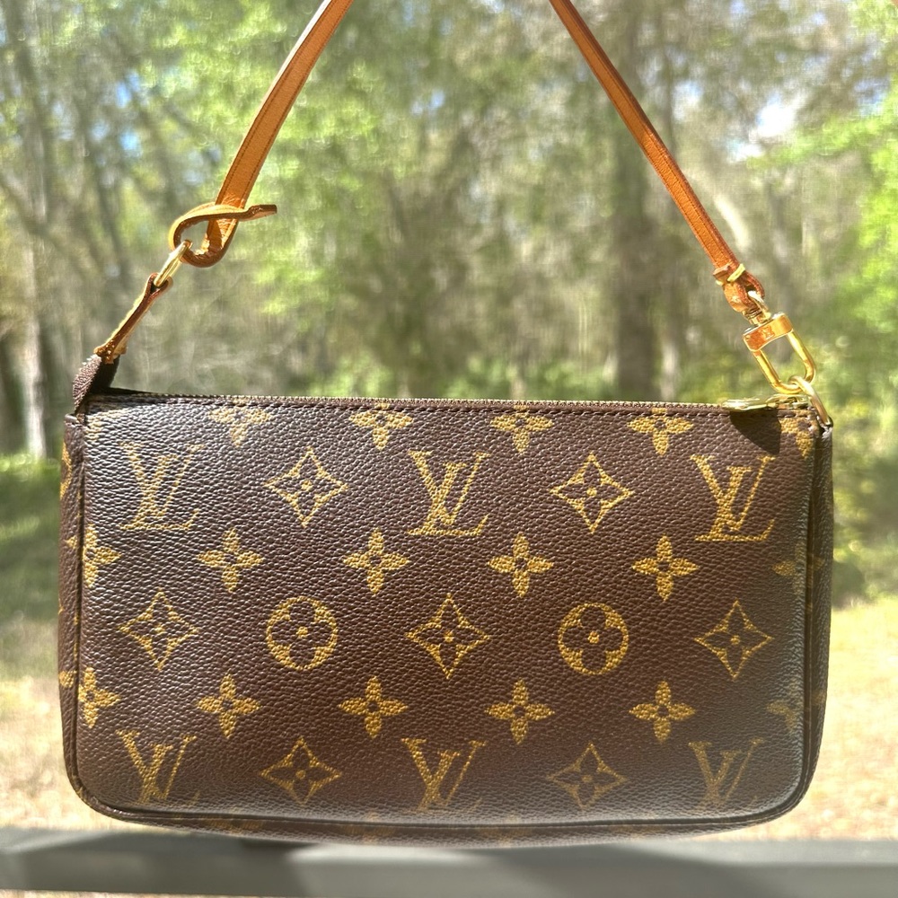 Louis Vuitton Pochette Accessoires